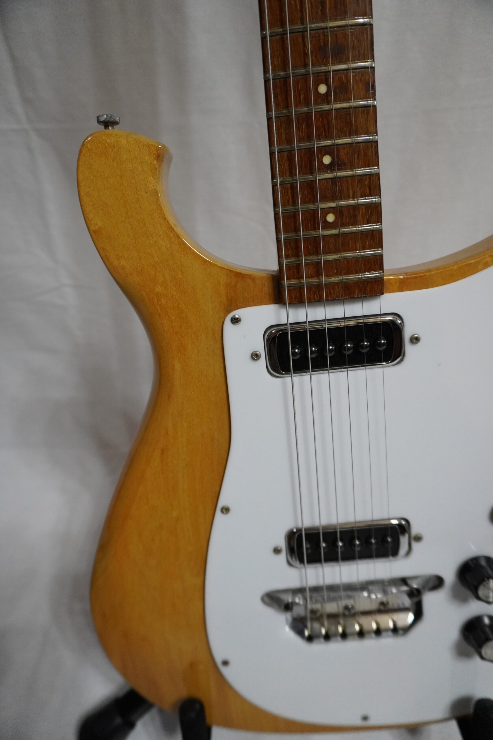 Rickenbacker 450 ‘MOD 1966年製 – Palmarosaneroli